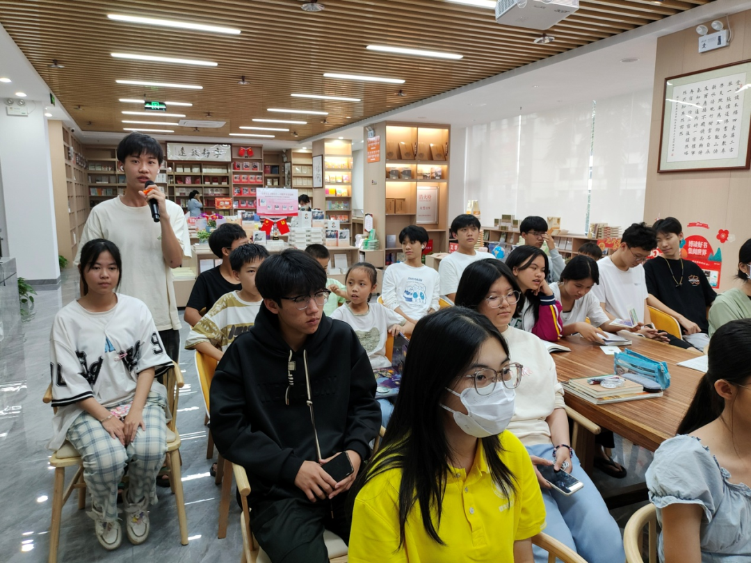 海南新华书店护苗宣讲员在行动 | 助力“护苗” 你我同行――《青少年如何选择和维护一段友谊》主题分享会走进东方