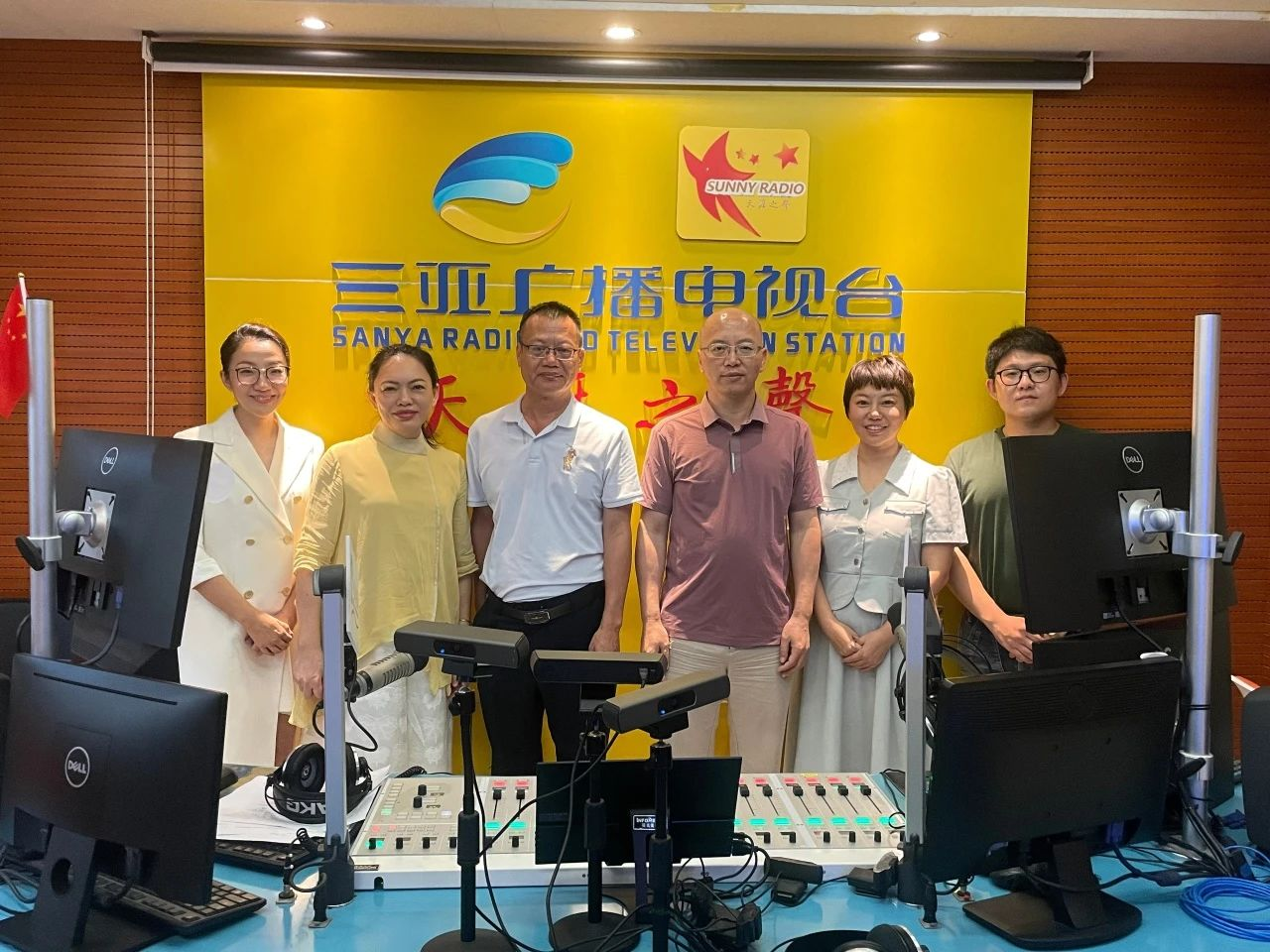 »߽FM104.6֮Ȩ桷رĿ