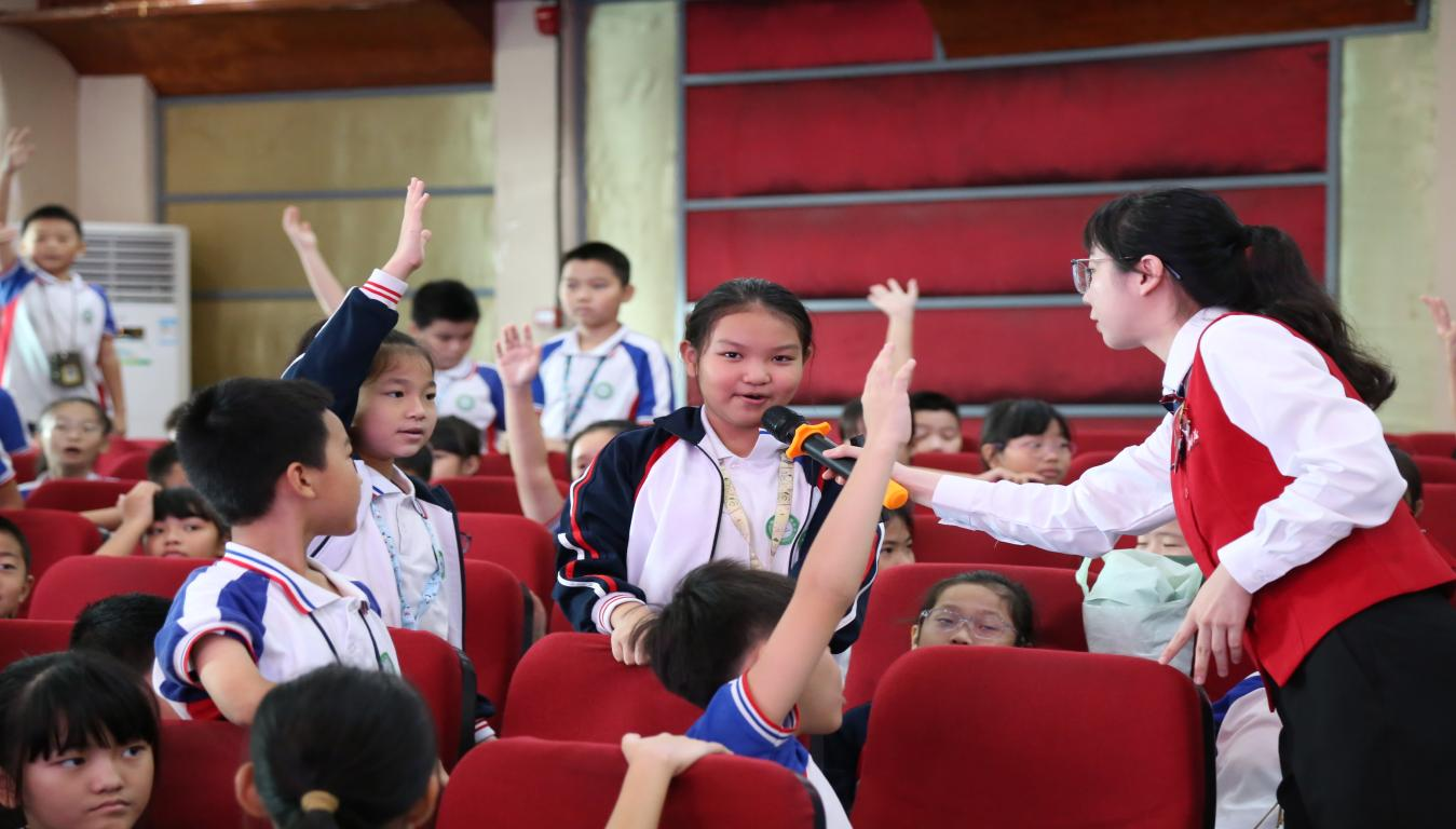 »껤Ավ߽ʵСѧ