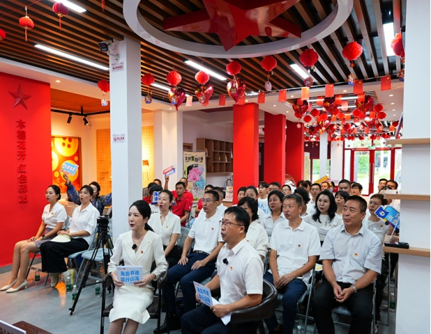 ��������; ����ɽ�������������ʿ �����ڻ��������ɫ���Ӿ�����԰����